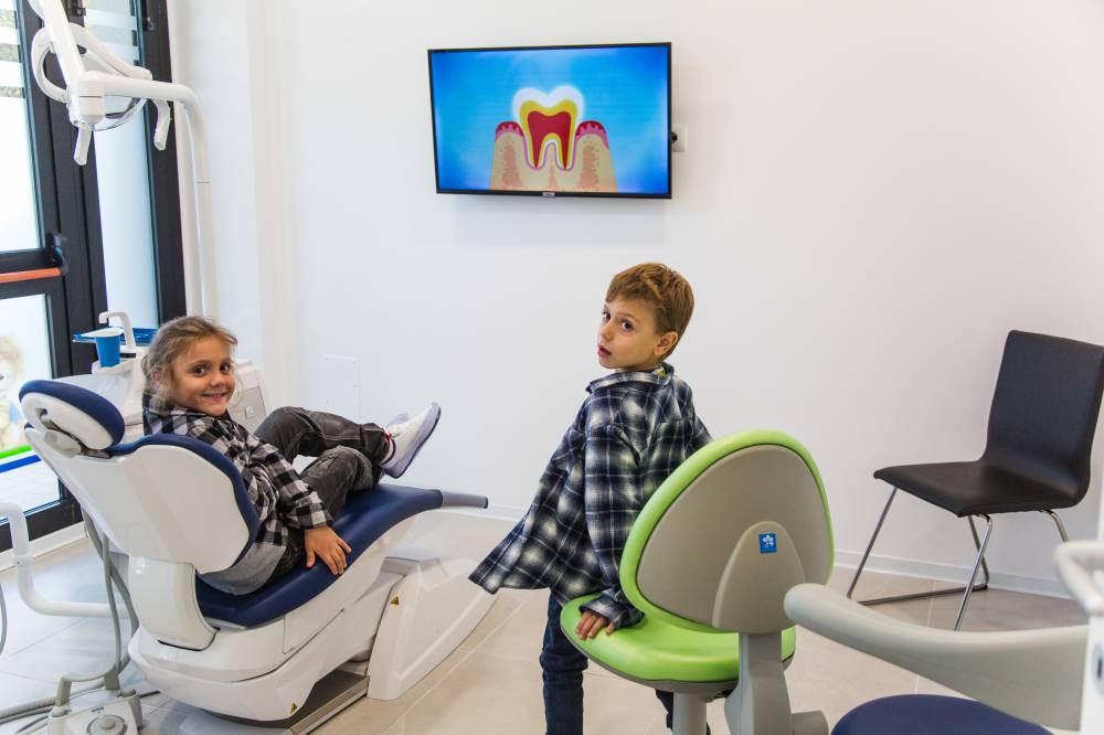 Di cosa si occupa un dentista per bambini?